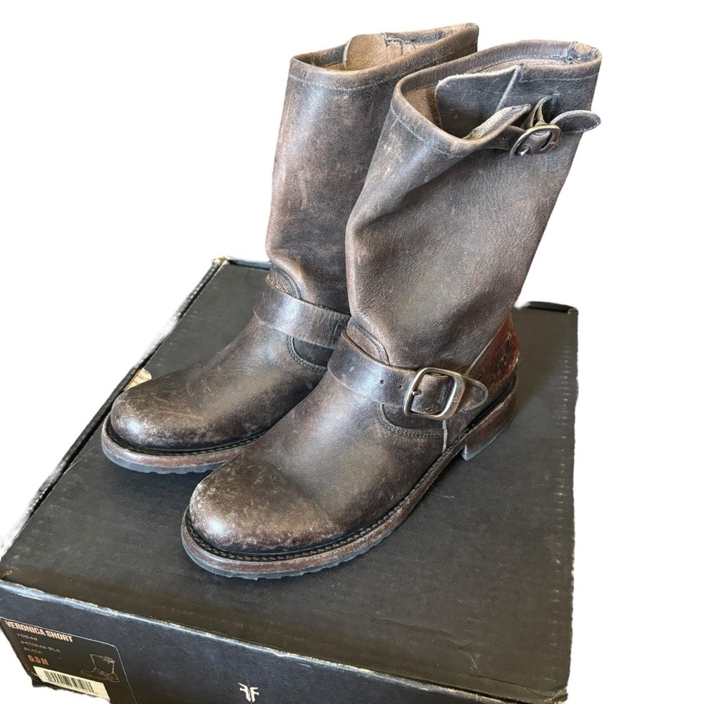 Frye Women's Veronica Short Brown Distressed Boots- Size 6.5 Nib